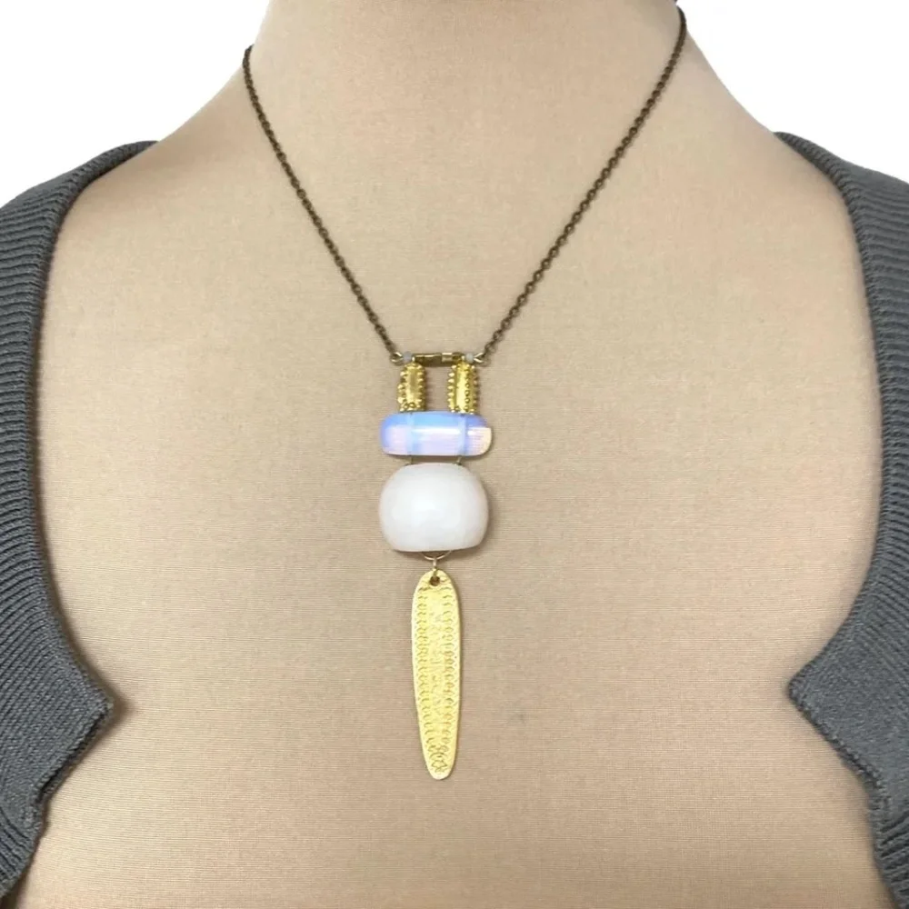 necklace MIMI SCHOLER mixed materials pendant gold resin moonstone 21